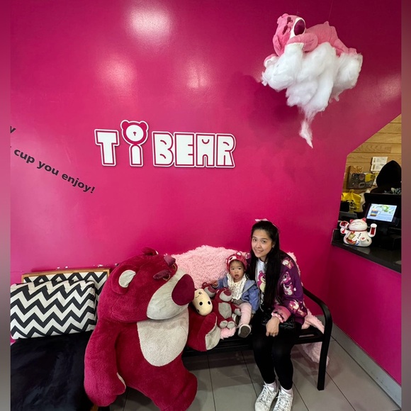 🥳 Peggy is live! 🧸 @russell_bb 🥳 - Picture 7 of 16